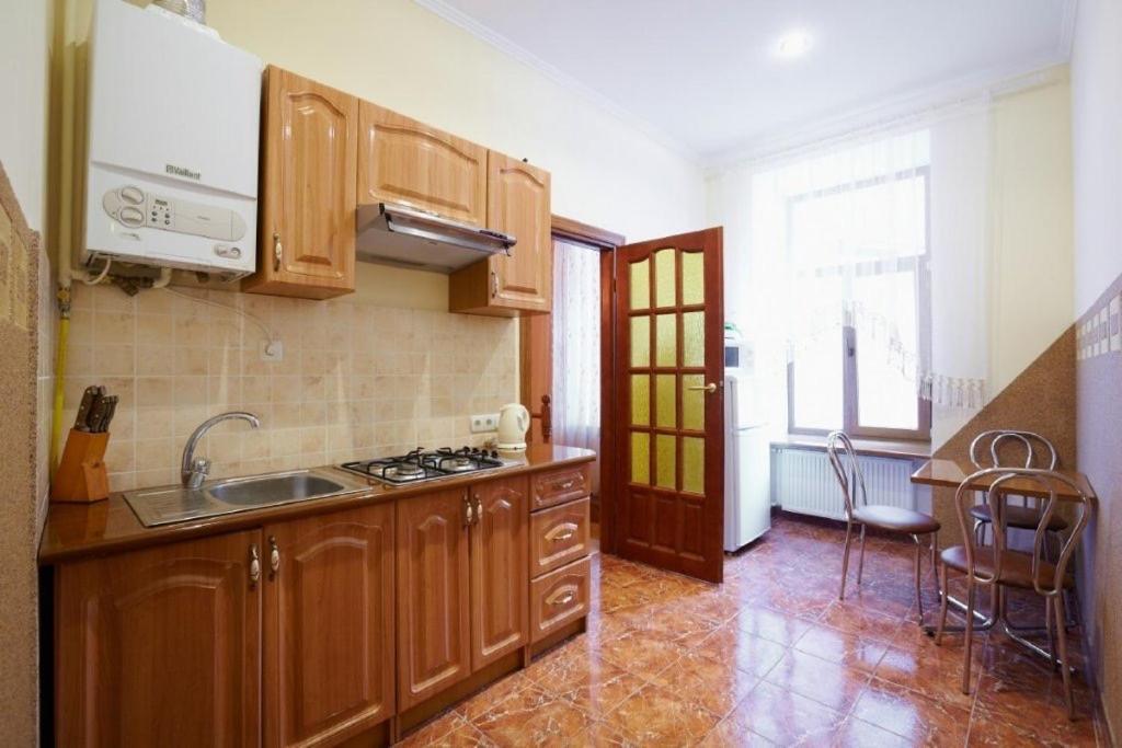 2 Rooms Central Anna Apartment Lviv Eksteriør billede