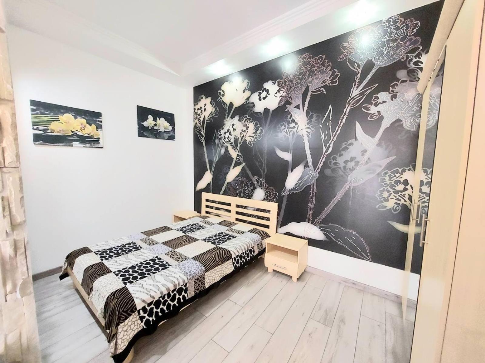 2 Rooms Central Anna Apartment Lviv Eksteriør billede